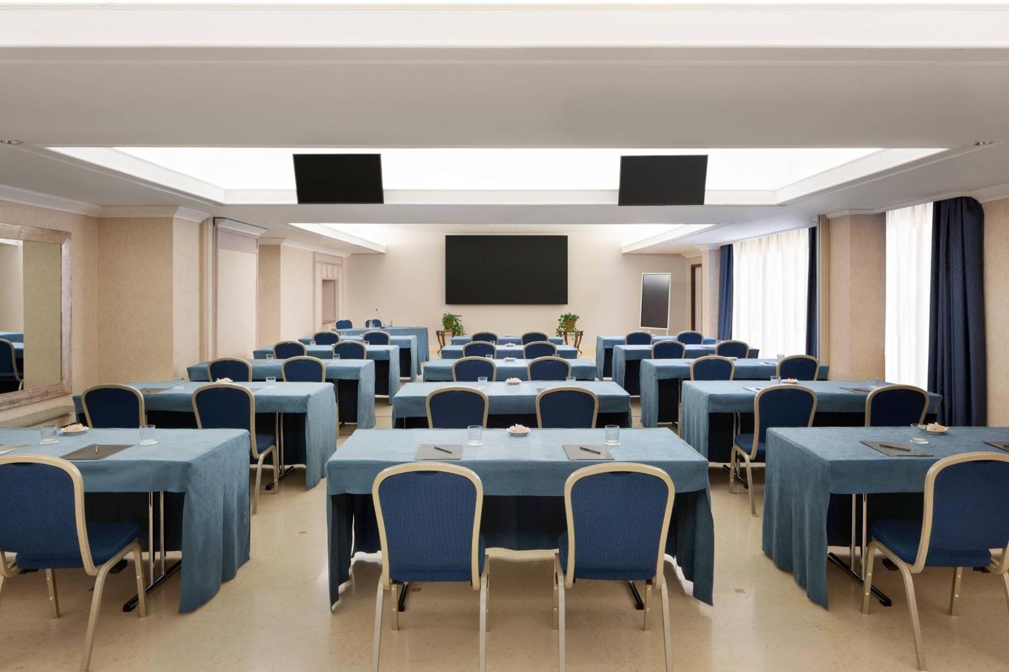 Courtyard By Marriott Rome Central Park Εξωτερικό φωτογραφία